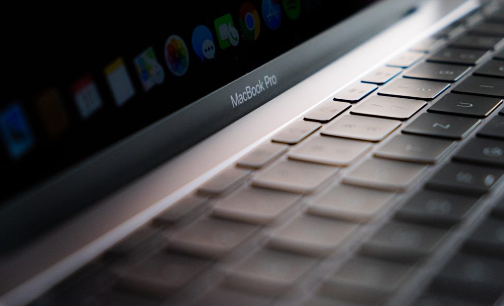 guide complet pour installer macos sur un matériel non-apple, avec des étapes détaillées et des conseils pratiques pour réussir l'installation.